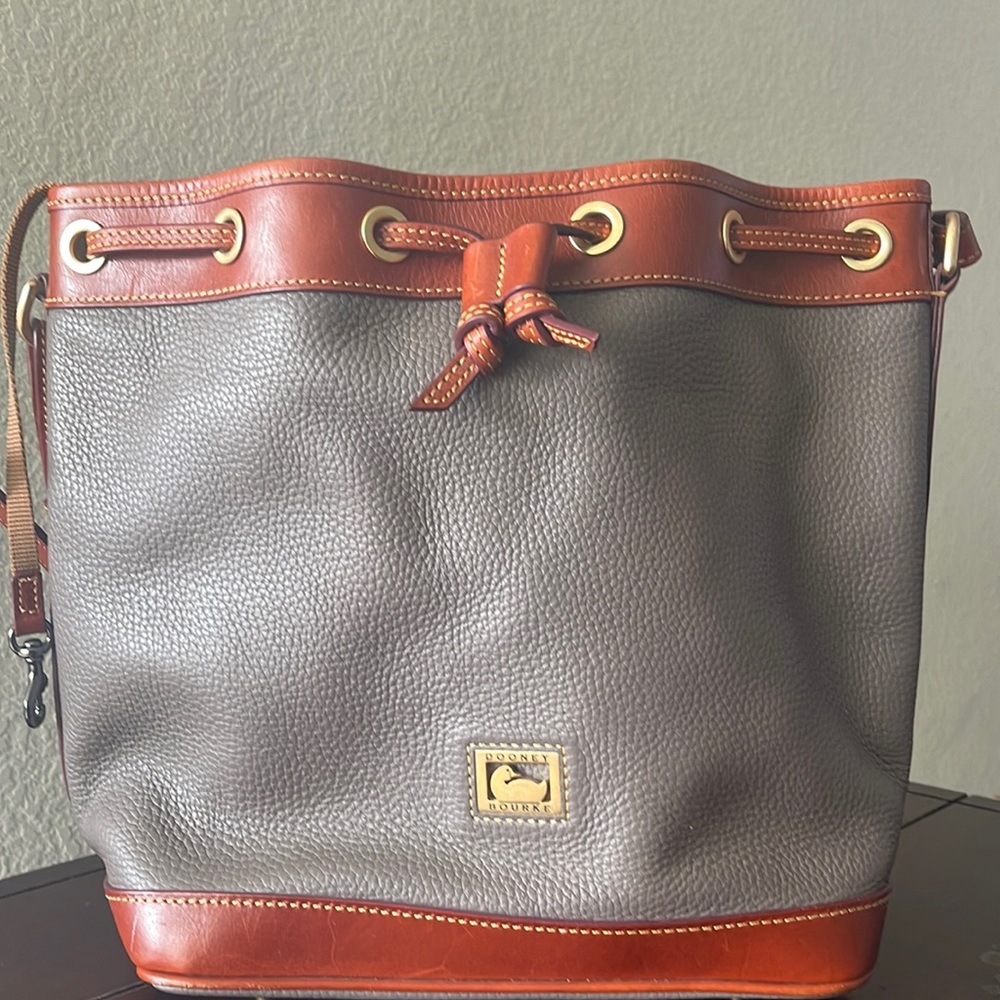 Dooney & Bourke